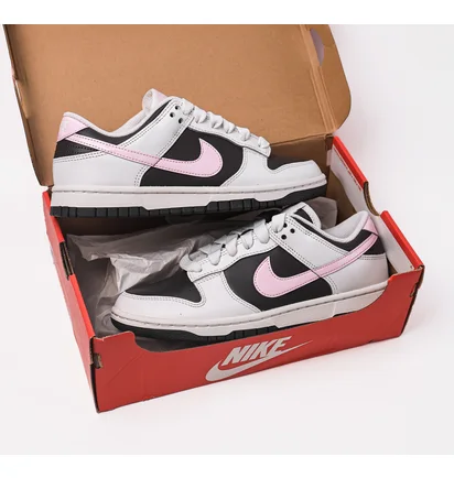 Кросівки жіночі Nike Dunk Low Black/Grey IB8510-100
