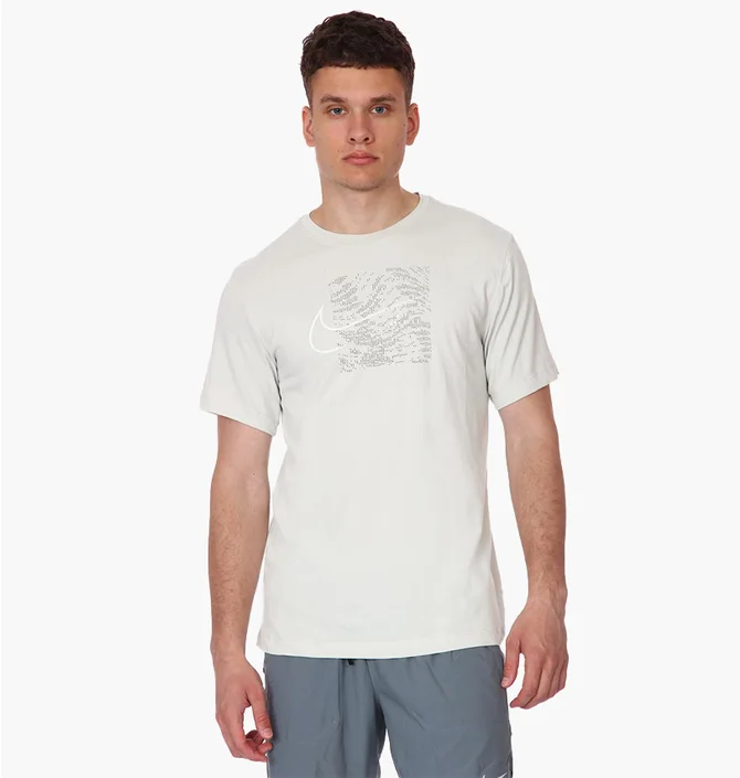 Футболка чоловіча Nike U Nk Df Tee Run Division Su22 White Dm5437-072