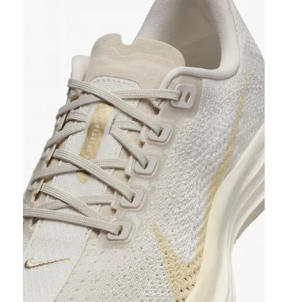 Кросівки жіночі Nike Pegasus Plus Road Running Shoes Beige FQ7261-100
