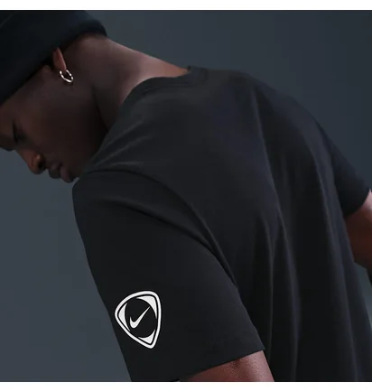 Футболка чоловіча Nike Total 90 Tee Black HV1709-010