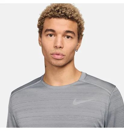 Лонгслів чоловічий Nike Dri Fit Miler Grey AJ7568-085