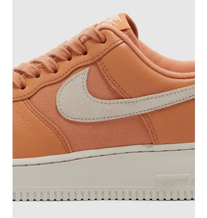 Кросівки чоловічі Nike Air Force 1 07 Sneaker Orange DV7186-200
