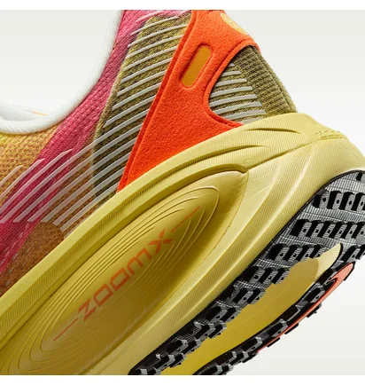 Кросівки чоловічі Nike Vomero 18 Yellow IH3576-999