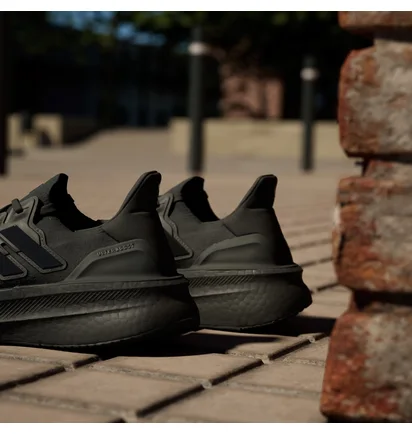 Кроссовки женские Adidas Ultraboost 5 Black ID8847