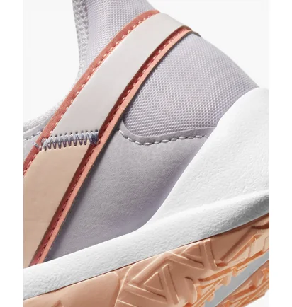 Кроссовки женские Nike Legend Essential 2 Violet Cq9545-500