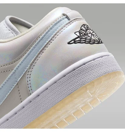 Кроссовки женские Air Jordan 1 Low Year Of The Snake Beige/White HF4080-001