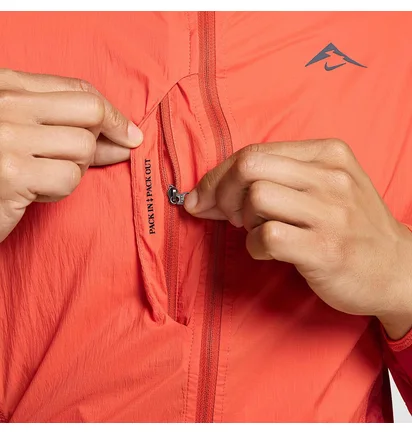 Ветровка мужская Nike Trail Aireez Orange FN4002-846