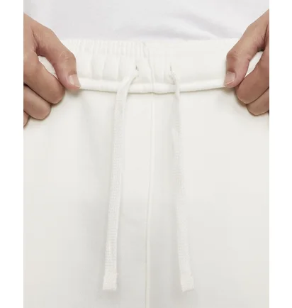 Штани чоловічі Nike Sportswear Standard Issue White FJ0550-133