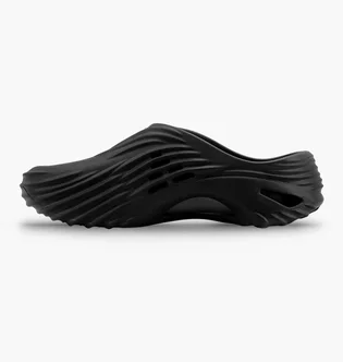 Тапочки унисекс CROCS Echo Wave Black 210521-060