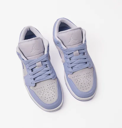 Кросівки жіночі Air Jordan Womens Shoe Light Blue/White DC0774-050