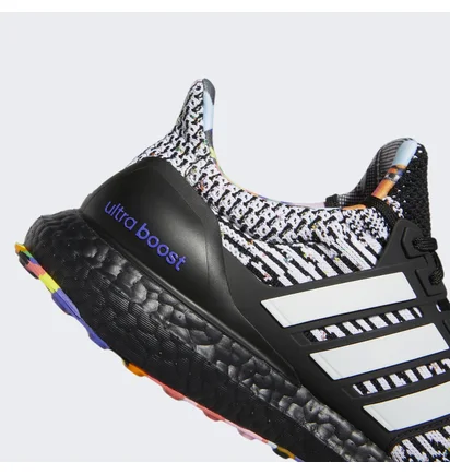 Кросівки унісекс Adidas Ultraboost 5.0 Dna Pride Shoes Black/White Gy4424