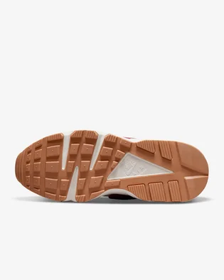 Кросівки жіночі Nike Wmns Air Huarache White/Orange Do6720-100