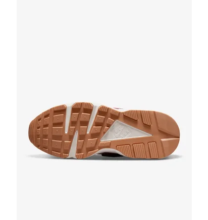 Кросівки жіночі Nike Wmns Air Huarache White/Orange Do6720-100