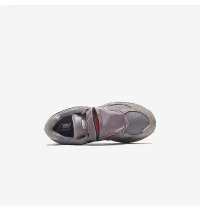 Кросівки чоловічі New Balance 2002R Grey M2002RVA