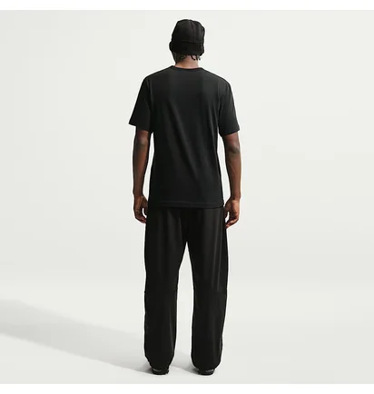 Футболка чоловіча Nike Sportswear MenS T-Shirt Black IQ0471-011