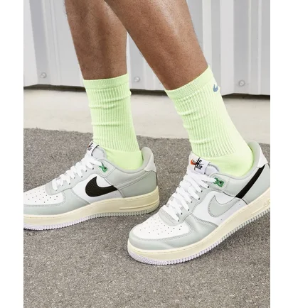 Кроссовки мужские Nike Air Force 1 07 Lv8 MenS Shoes Grey/White DZ2522-001