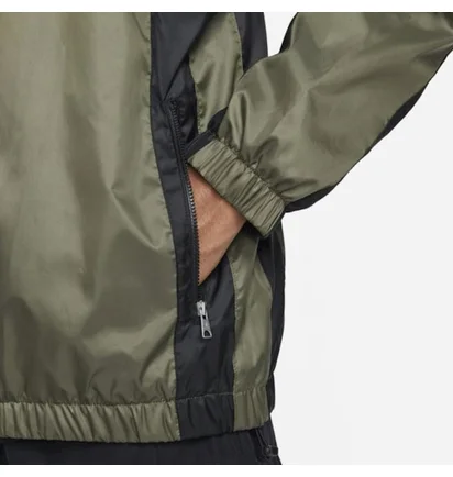 Вітровка чоловіча Nike M J Ess Woven Jacket Green DJ9828-222