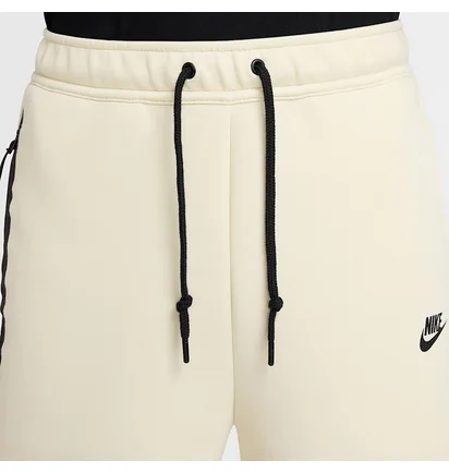 Шорты мужские Nike Sportswear Tech Fleece Beige FB8171-234