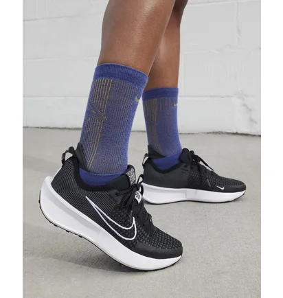 Кросівки жіночі Nike Interact Run Road Running Shoes Grey FD2292-003