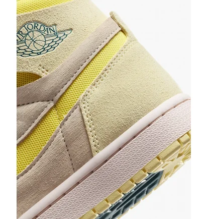 Кросівки жіночі Air Jordan Air 1 Zoom Cmft 2 Shoes Beige DV1305-800