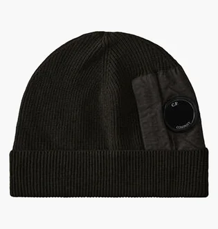 Шапка мужская CP Company Extrafine Merino Wool Lens Beanie Black 17CMAC297A-005509A-999