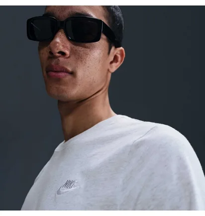 Футболка чоловіча Nike Sportswear Club T-Shirt White AR4997-051