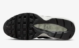 Кроссовки женские Nike Air Max 95 Olive DV3450-300