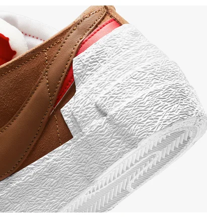 Кроссовки мужские Nike BLAZER LOW / SACAI Brown DD1877-200