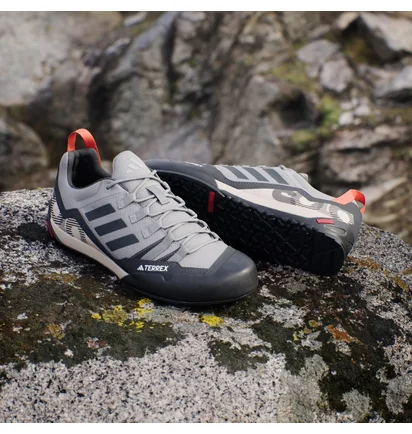 Кросівки унісекс Adidas Terrex Swift Solo 2.0 Hiking Grey ID3449