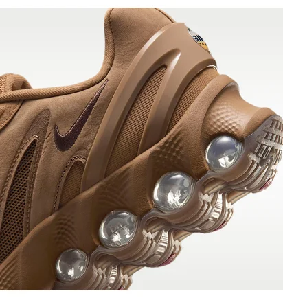 Кросівки чоловічі Nike Air Max Dn8 Lthr Brown IB6381-200