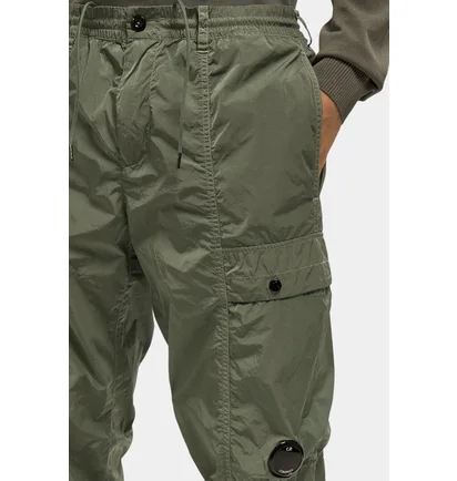Штаны мужские C.P. Company Olive 20CMPA032A005904G-610