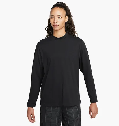 Свитшот женский Nike Sportswear Dri-Fit Adv Tech Pack Black DD4628-010