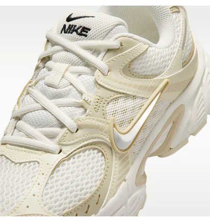 Кросівки унісекс Nike V5 Rnr Se Beige IO0464-101