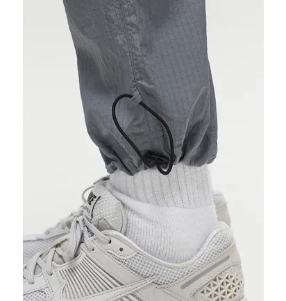 Штани чоловічі Nike Sportswear Repeat Grey FJ5260-065
