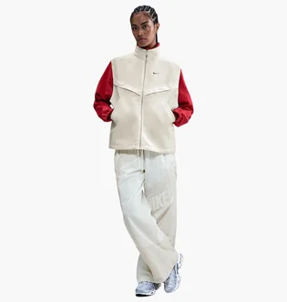 Жилетка жіноча Nike Sportswear Windrunner White HV2472-133