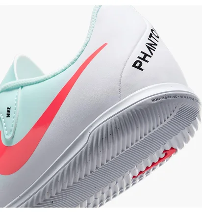 Футзалки дитячі Nike Phantom Gx Ii Club Ic Turquoise/White FJ2606-300