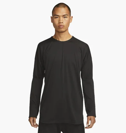 Лонгслів чоловічий Nike Dri-Fit Yoga Black FB7775-010