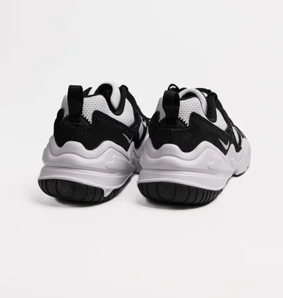Кросівки чоловічі Nike Tech Hera Black/White FJ9532-101
