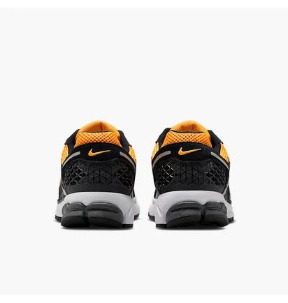 Кросівки чоловічі Nike Zoom Vomero 5 Black/Orange IF6211-700