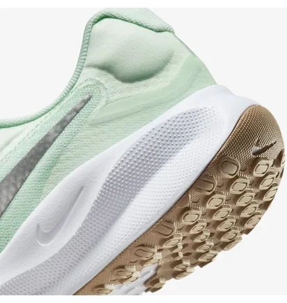 Кросівки жіночі Nike Revolution 7 Green FB2208-303