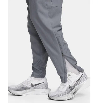 Штаны мужские Nike Challenger Dri-Fit Woven Running Pants Grey FQ4780-084