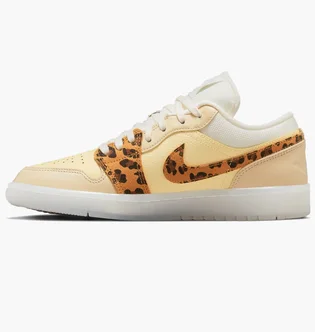 Кроссовки женские Air Jordan 1 Low Snkrs Day Yellow/White Dn6998-700