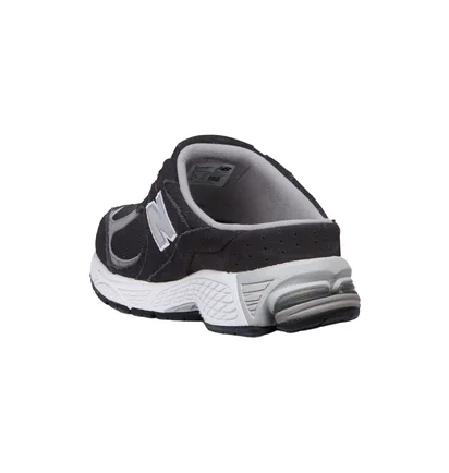 Тапочки мужские New Balance 2002R Shoes Black M2002Rmc