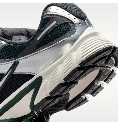 Кроссовки женские Nike V5 Rnr Grey HQ7901-300