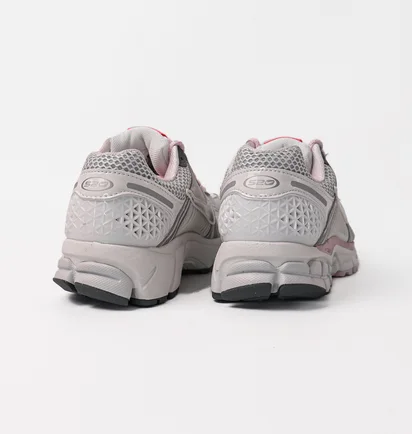 Кросівки жіночі Nike Air Zoom Vomero 5 White FN3695-001