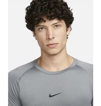 Лонгслів чоловічий Nike Pro MenS Dri-Fit Tight Long-Sleeve Fitness Top Grey FB7919-084