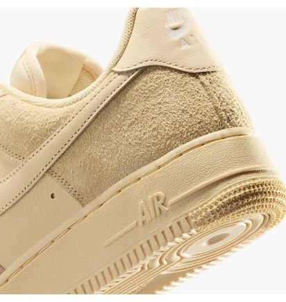 Кросівки жіночі Nike Air Force 1 07 Beige IB4001-200