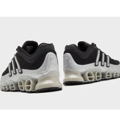 Кроссовки женские Adidas Megaride Black/White ID6601