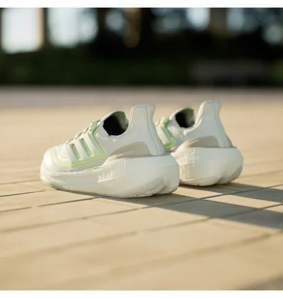 Кросівки жіночі Adidas Ultraboost Light Shoes White IE3338