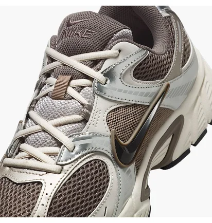 Кросівки чоловічі Nike V5 Rnr Brown HJ5228-200